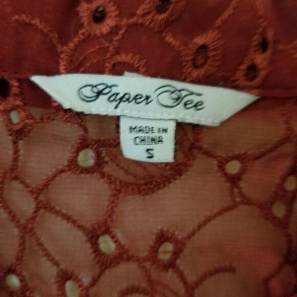 5/$25 Paper Tee sheer layered button up sleeveless blouse - Picture 6 of 6